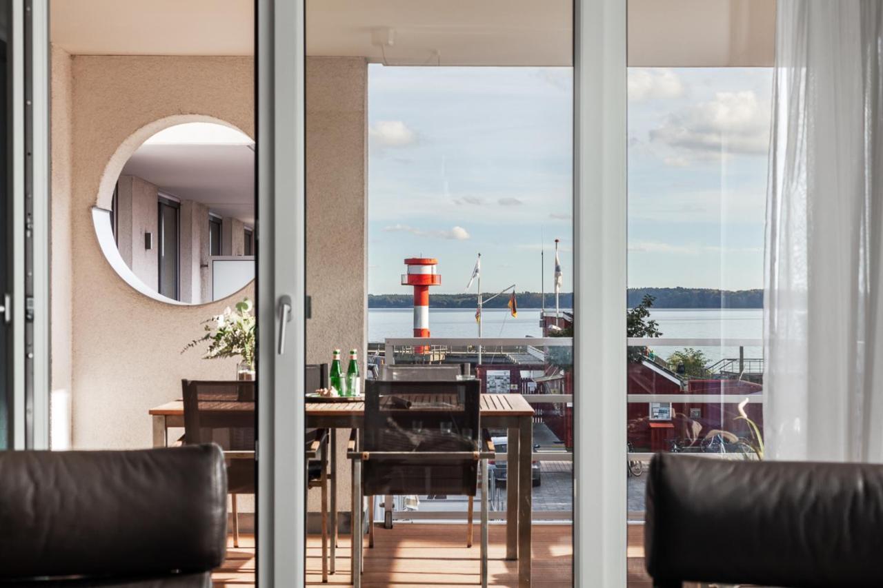 Apartmenthaus Hafenspitze Ap 5 - "Am Yachthafen 5" - Blickrichtung Offenes Meerstrandpromenade Эккернфёрде Экстерьер фото